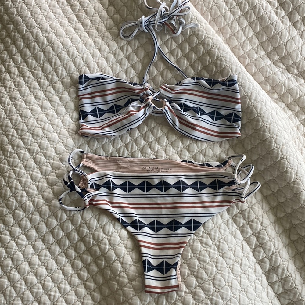 Acacia suit in Tapa